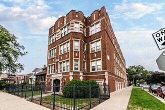 9000 S Bishop St Chicago, IL 60620 in Chicago, IL - Foto de edificio - Building Photo