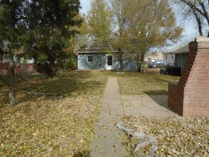 221 Walnut St in Windsor, CO - Building Photo - Building Photo