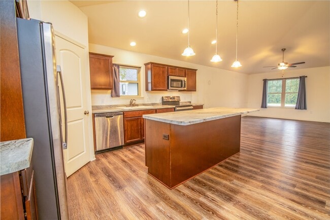 501 Cobblestone Way in Watertown, WI - Building Photo - Building Photo