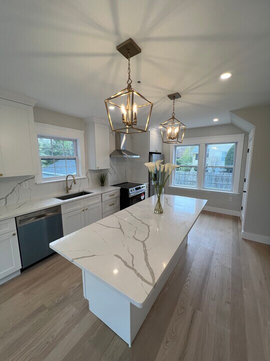 78 Grafton St in Shrewsbury, MA - Building Photo