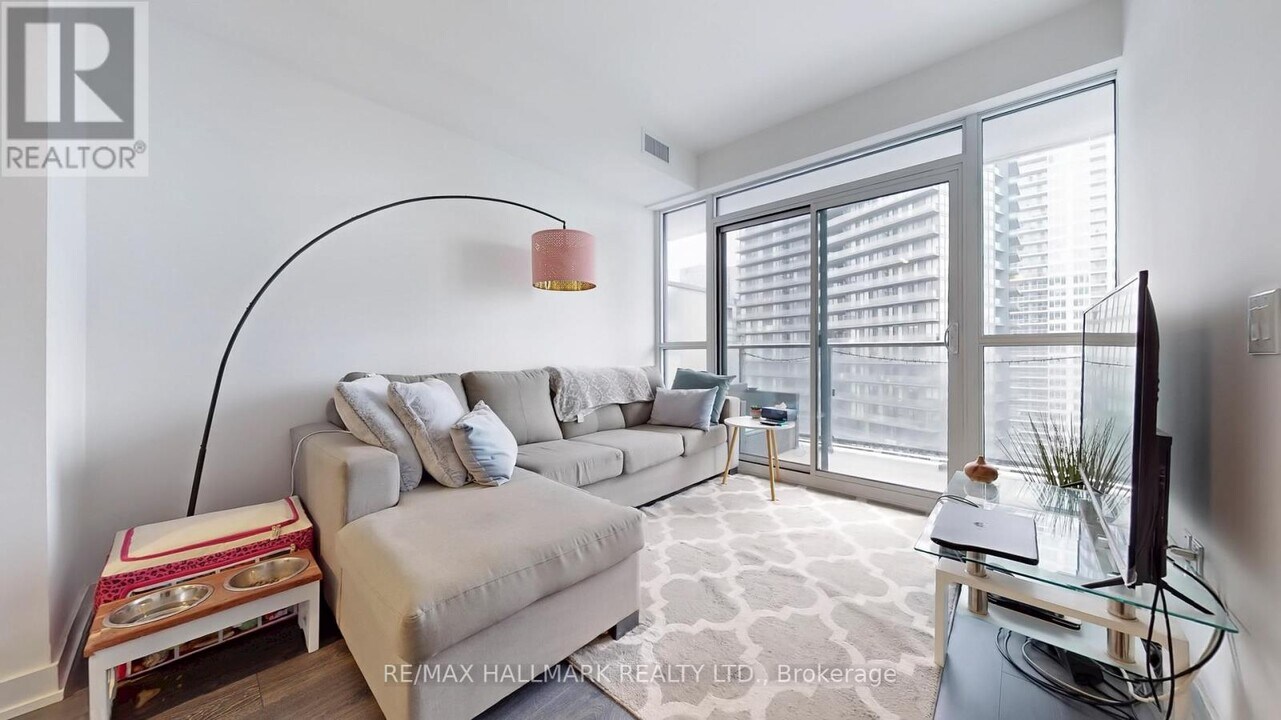 38-1838 Iannuzzi St in Toronto, ON - Building Photo