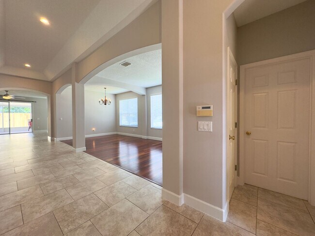 2000 Chapman Oaks Dr in Oviedo, FL - Building Photo - Building Photo