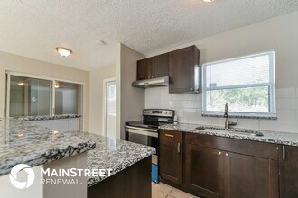 3665 Schwalbe Dr in Sarasota, FL - Building Photo - Building Photo