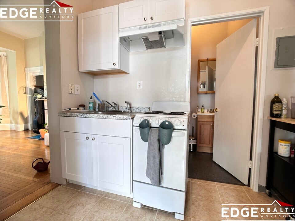 24 Murdock St, Unit 1 in Boston, MA - Building Photo