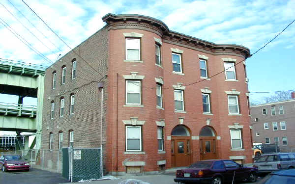 122-124 Chestnut St in Chelsea, MA - Foto de edificio