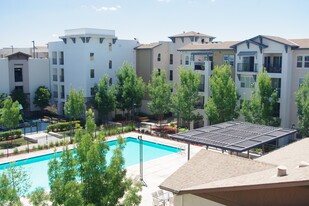 Oak Grove at Dublin Ranch Apartments