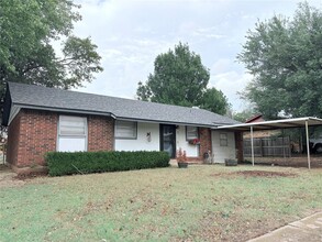 711 Meadow Lake Dr in Noble, OK - Building Photo - Building Photo