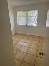 1821 NE 168th St in North Miami Beach, FL - Building Photo - Building Photo