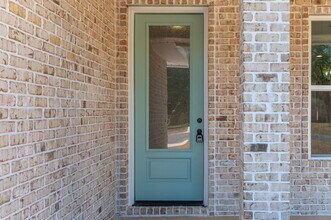 1460 Pine St in Niceville, FL - Foto de edificio - Building Photo