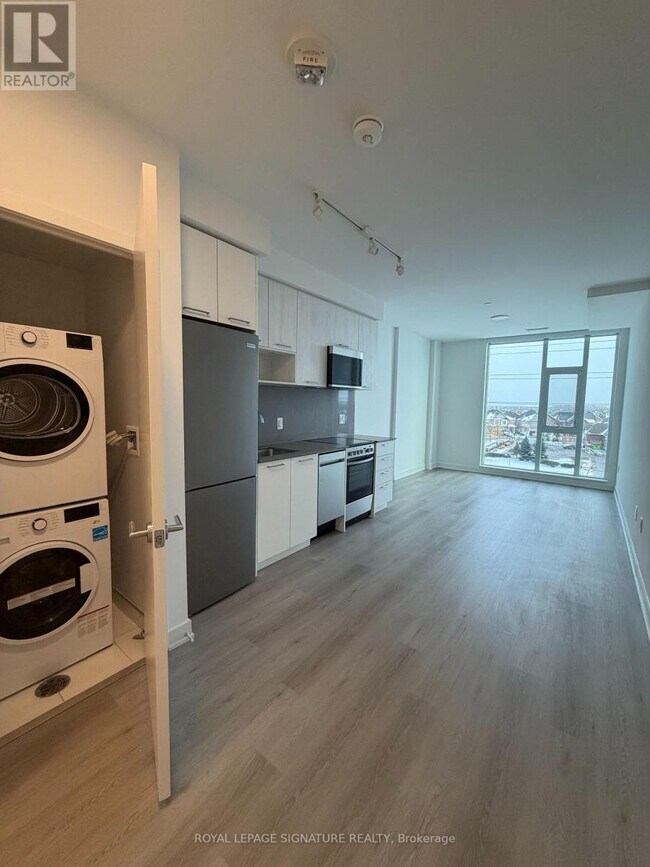 40 Lagerfeld Dr in Brampton, ON - Building Photo - Building Photo