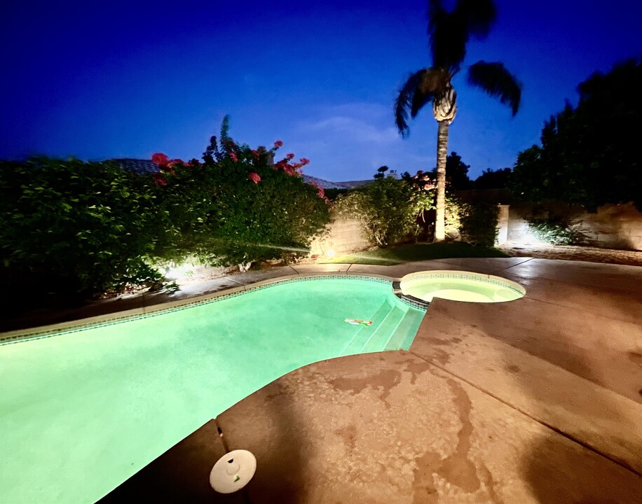 43790 Milan Ct in La Quinta, CA - Foto de edificio