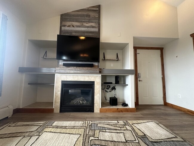 property at 3305 Columbine Dr