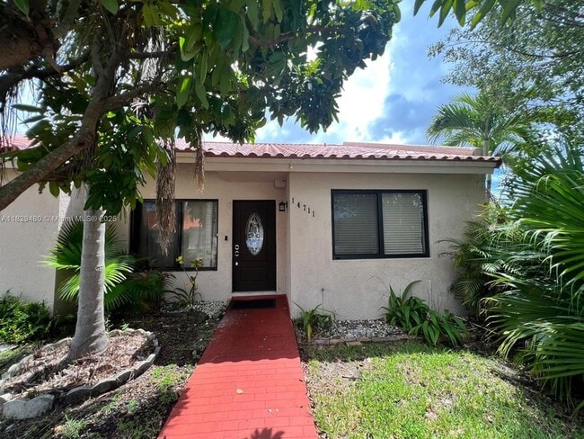 14711 SW 61st Terrace in Miami, FL - Building Photo - Building Photo