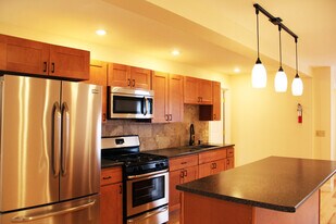 69 Spring St in Burlington, VT - Building Photo