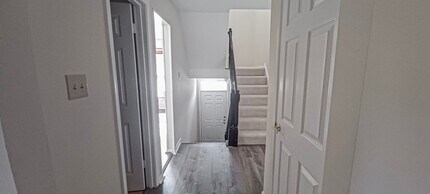 2826 Kelly Square in Vienna, VA - Building Photo - Building Photo