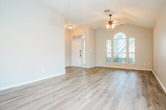 1345 Meadowbrook Ln in Crowley, TX - Building Photo - Building Photo