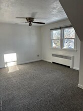 27 Healy St in Huntington, NY - Building Photo - Building Photo