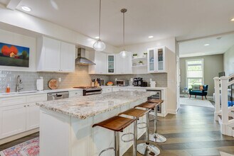 373 E Morris St, Unit SI ID1303761P in Indianapolis, IN - Foto de edificio - Building Photo