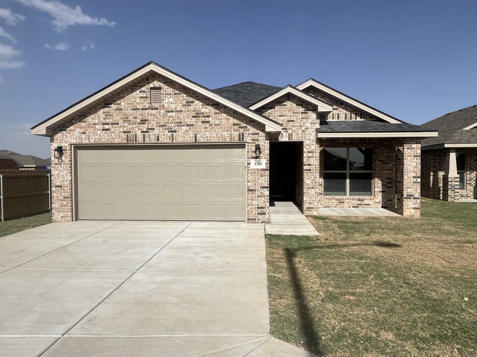 1301 Ross Ave in Lubbock, TX - Building Photo
