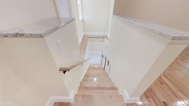 30 Cambridge Terrace-Unit -Apt 1 in Cambridge, MA - Building Photo - Building Photo