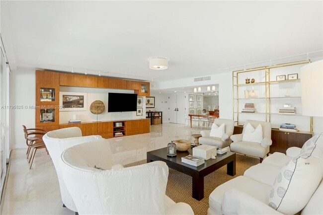 property at 3 Grove Isle Dr