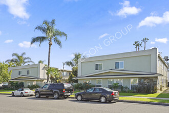 Magnolia Garden Apartments in Fullerton, CA - Building Photo - Primary Photo