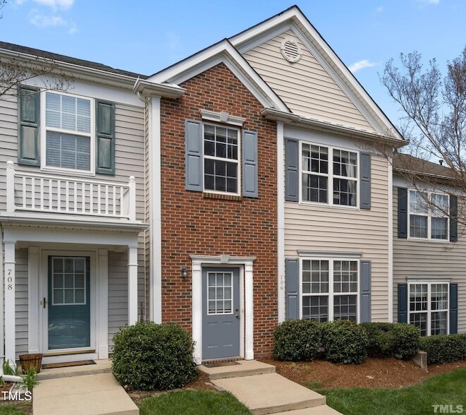 706 Canyon Lake Cir, Unit 1203 in Morrisville, NC - Building Photo