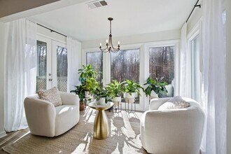 1407 Vicksburg Pl in Atlanta, GA - Foto de edificio - Building Photo