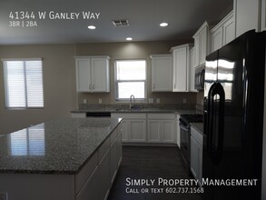 41344 W Ganley Way in Maricopa, AZ - Foto de edificio - Building Photo