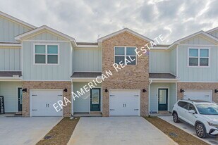 2547 Cliff Hollow Cir in Gulf Breeze, FL - Building Photo