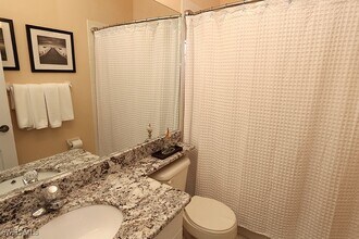 25201 Bay Cedar Dr in Bonita Springs, FL - Foto de edificio - Building Photo