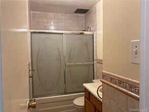 231-24 Lansing Ave in Queens, NY - Building Photo - Building Photo