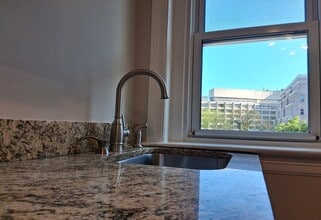 1954 Columbia Rd NW in Washington, DC - Foto de edificio - Building Photo