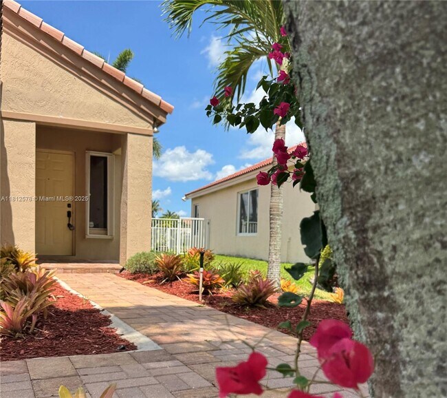 4481 Dogwood Cir in Weston, FL - Building Photo - Building Photo