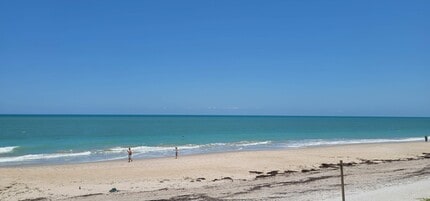 4450 Highway A1A, Unit 102 in Vero Beach, FL - Foto de edificio - Building Photo