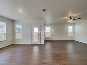 2742 Meadowood Heights in New Braunfels, TX - Building Photo - Building Photo