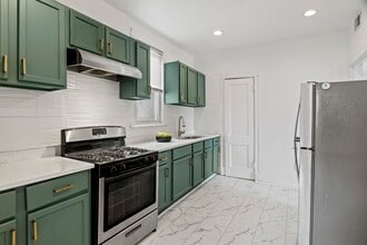 3358 W Lexington St, Unit 2 in Chicago, IL - Building Photo - Building Photo