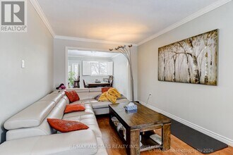 6 Amberview Dr in Georgina, ON - Building Photo - Building Photo