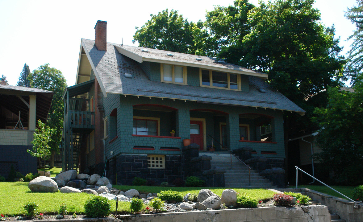 813 Lincoln Pl in Spokane, WA - Foto de edificio