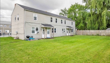48 Glenwood Ct in Cheektowaga, NY - Building Photo - Building Photo