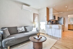 2207 Ocean Front Walk, Unit 4 in Venice, CA - Building Photo
