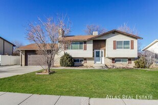 3540 W 4650 S in Salt Lake City, UT - Building Photo