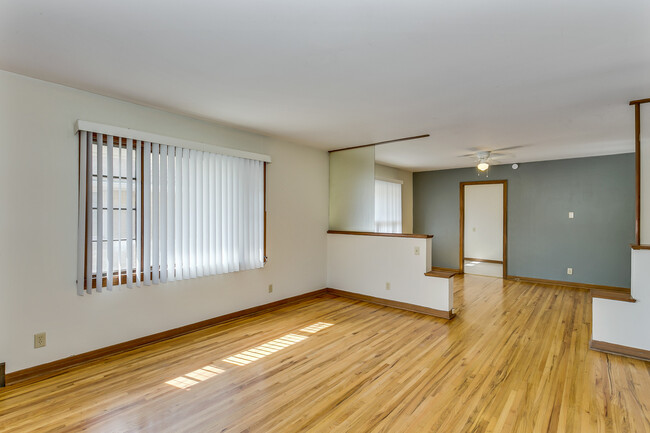427 S Oliver Ave-Unit -427 S Oliver in Wichita, KS - Building Photo - Building Photo