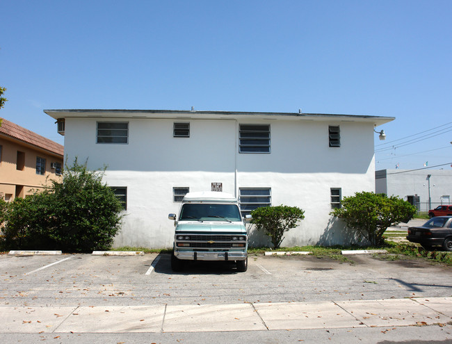 1930 NW 18th Ave in Miami, FL - Building Photo - Building Photo