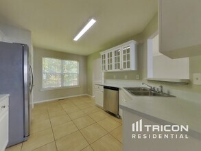 1302 Waymar Way SW in Marietta, GA - Building Photo - Building Photo