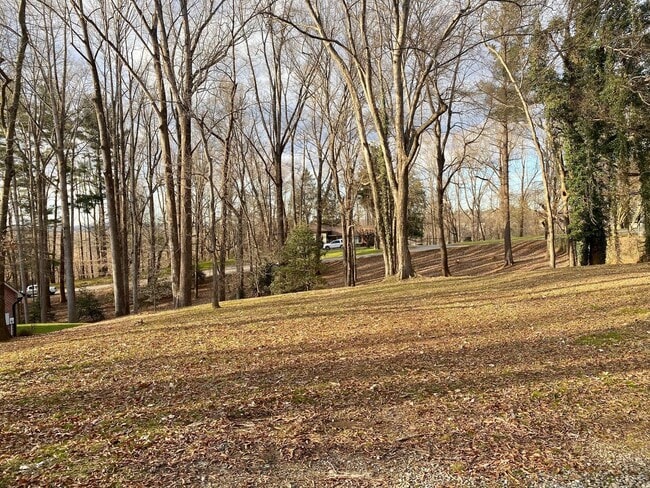 512 Overlook Pl in Wilkesboro, NC - Building Photo - Building Photo