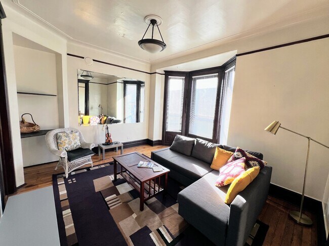 2187 N Clybourn Ave in Chicago, IL - Building Photo - Building Photo