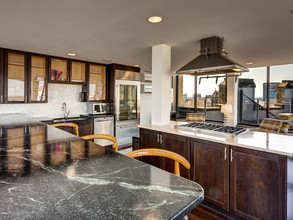 The Wainwright in Norfolk, VA - Building Photo - Interior Photo