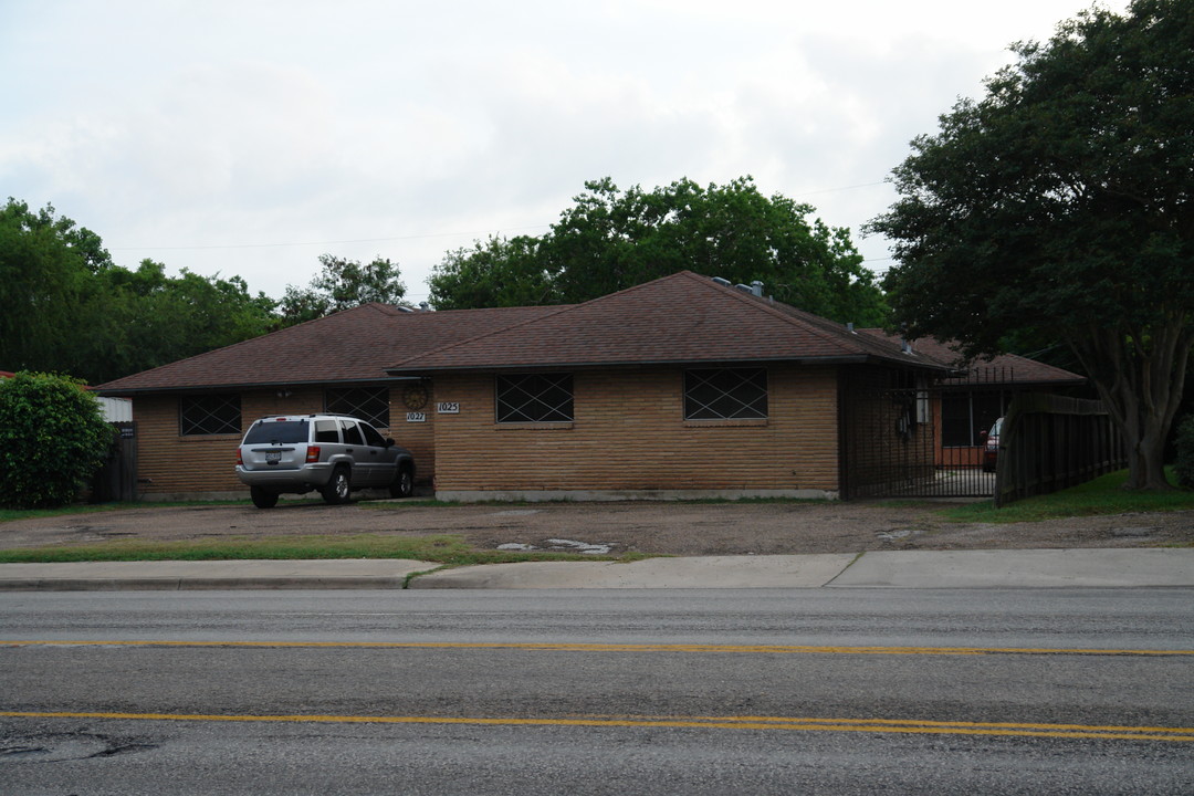 1025-1027 Airline Rd in Corpus Christi, TX - Building Photo