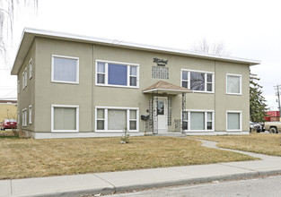 1337 17th Ave NW in Calgary, AB - Building Photo - Building Photo